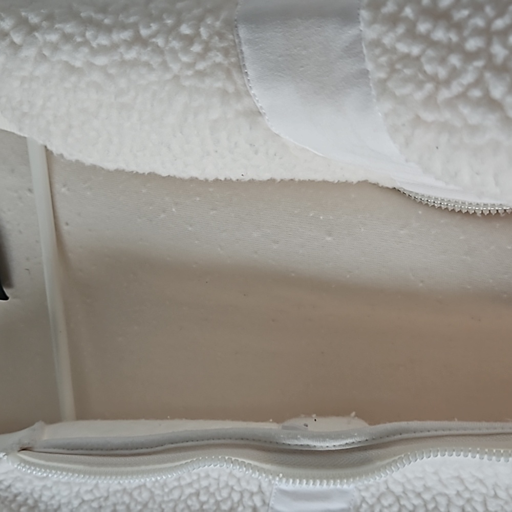 Zyia Active White Flying V Fleece Jacket - Picture 4 of 9